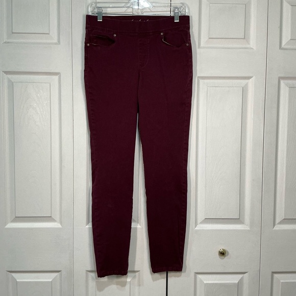 🍓 Gloria Vanderbilt Avery All-Around Slimming Effect Maroon Pull On Jeans - 6 - Picture 1 of 6